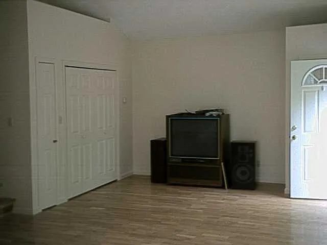 219 University Ave #B — Photo 5