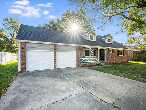 2nd image of 411 Tyler Blvd