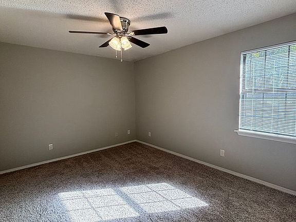 5th image of 3320 N Detroit Ave APT 2