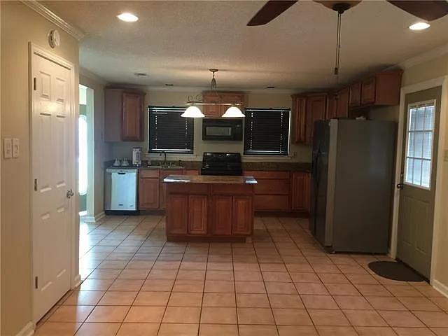3 Donald Ct — Photo 10