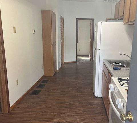 5th image of 133 Acme St #A