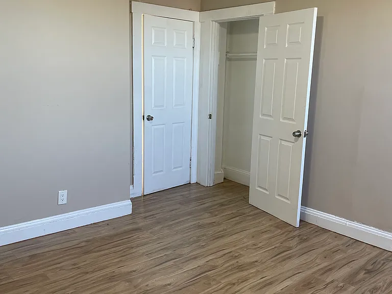 18 Lawton Ave #2 — Photo 24