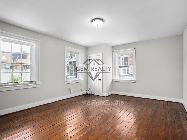 710 Caroline St #D — Photo 13