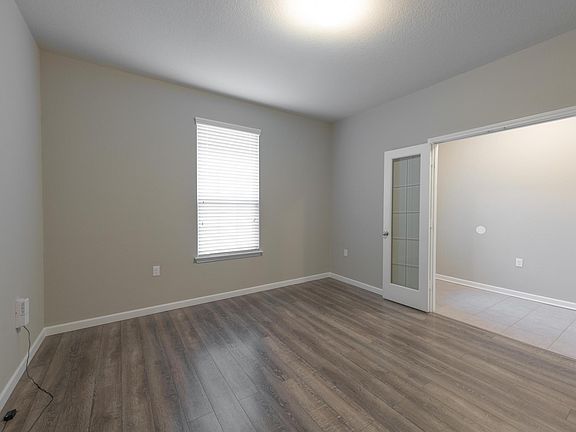 Large Home Office or Flex Space