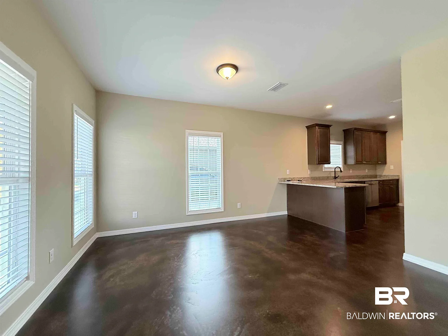 3 bed, 2.0 bath, 1500 sqft, $1,650 — Photo 3