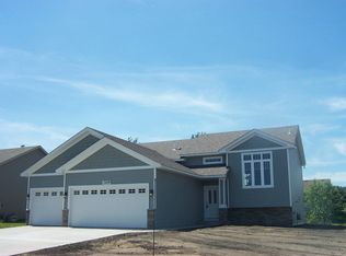 15886 Avocet St NW, Andover, MN 55304