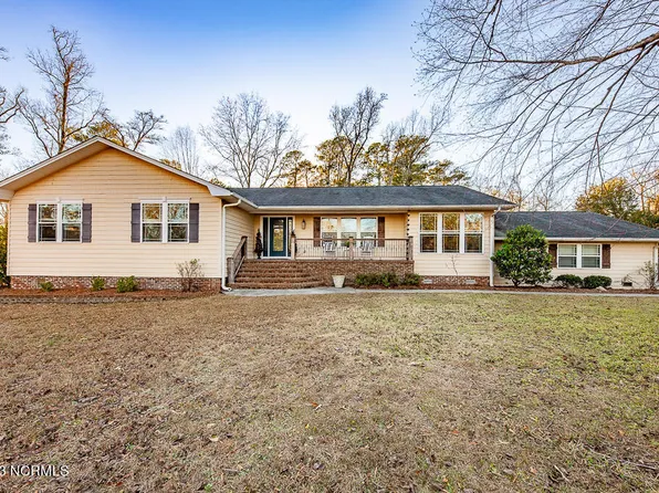 132 Trent Shores Drive, Trent Woods, NC 28562