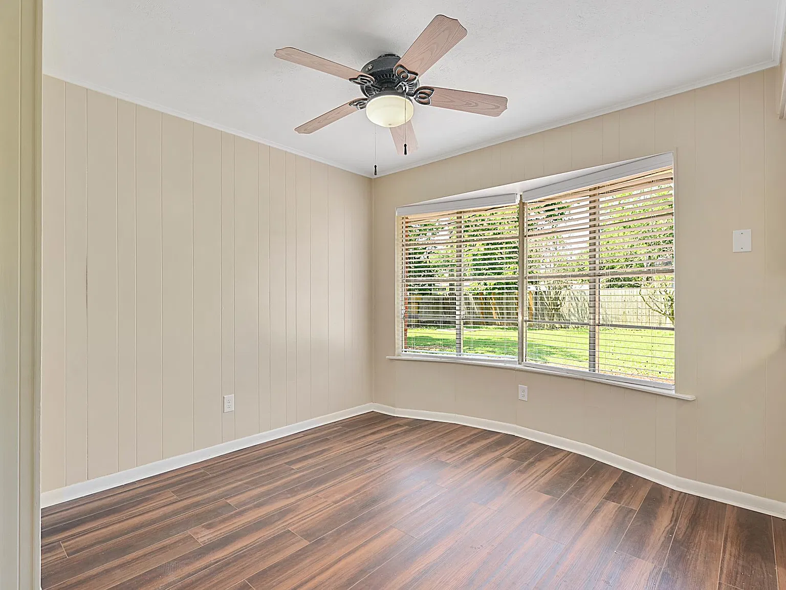 1209 S Ridgefield Circle — Photo 2