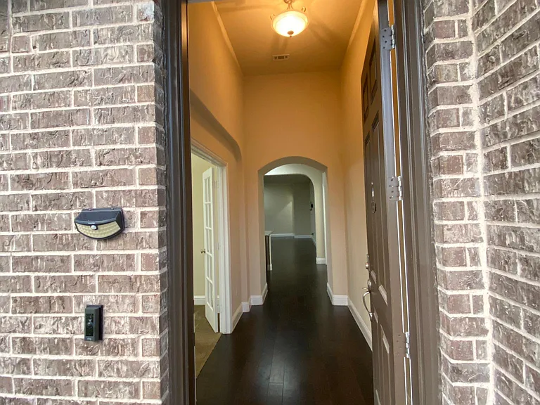 15517 Pioneer Bluff Trl — Photo 2
