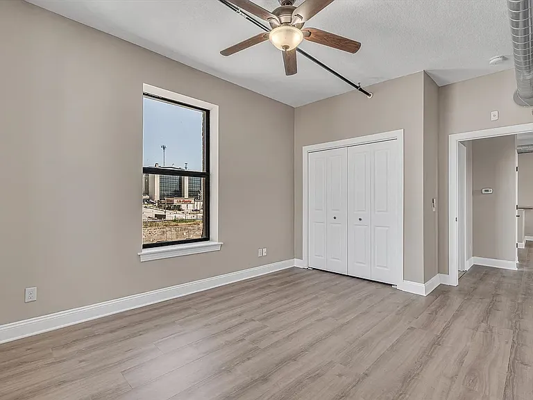 400 N Main St #405 — Photo 19