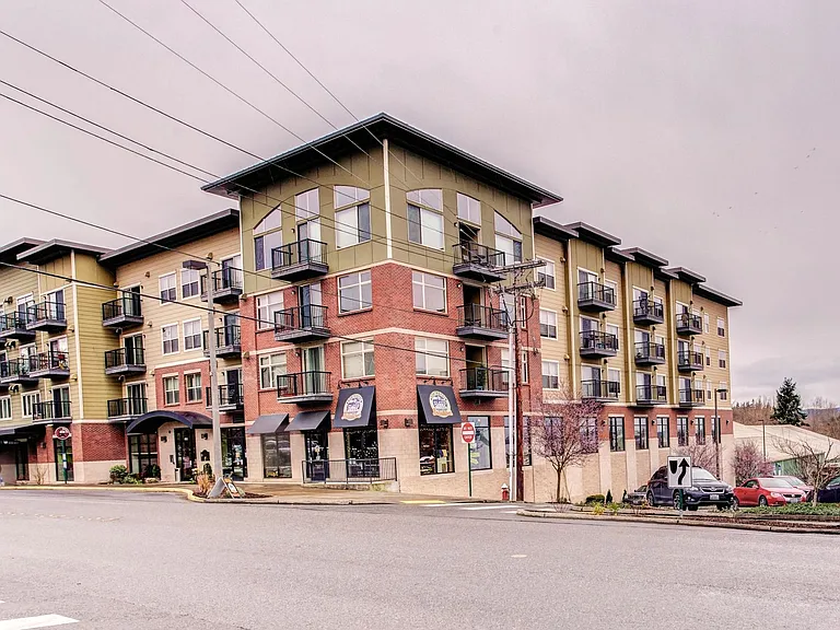 Mckenze Square Apartments — Photo 21