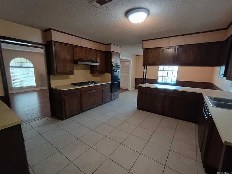 3572 Madeira Dr — Photo 3