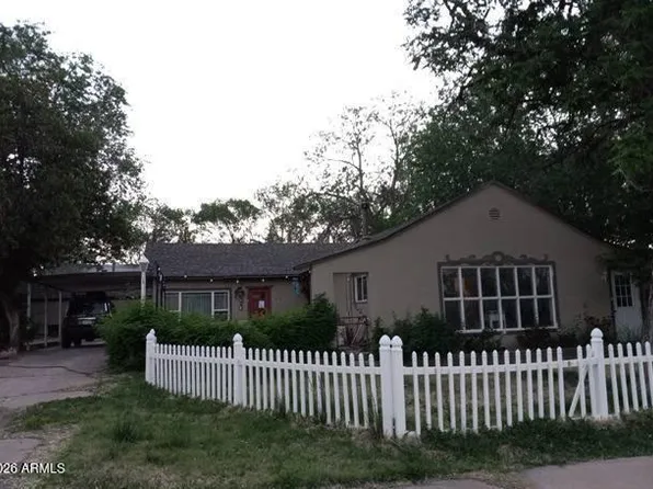 160 S 1ST Street E, St Johns, AZ 85936