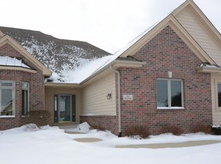 N12W29089 Creekside Ct, Pewaukee, WI 53188
