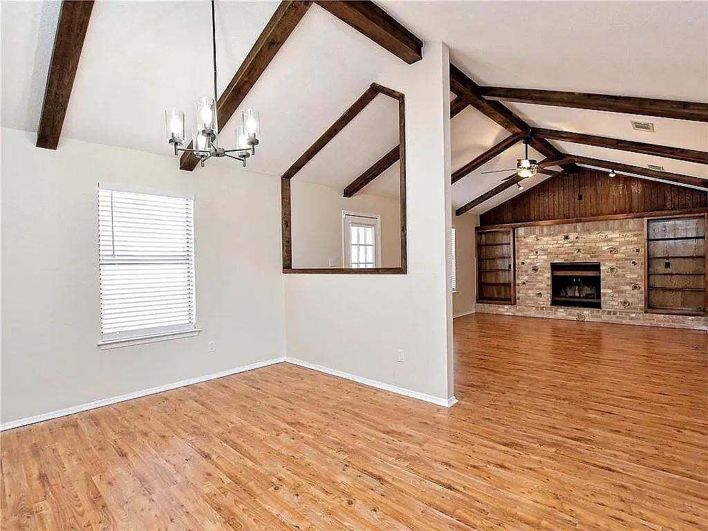 604 Hill Cv — Photo 4