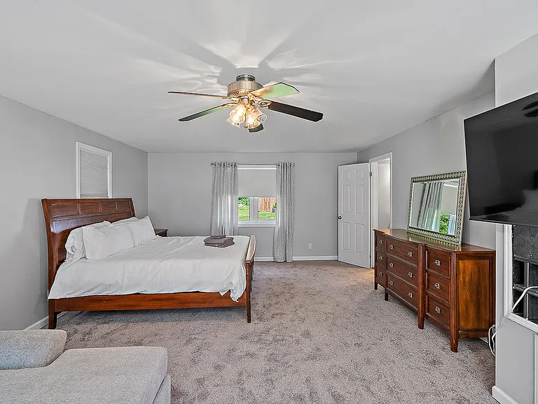 387 Maple Ave — Photo 31