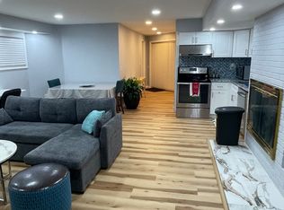 11820 Falls Rd, Potomac, MD 20854