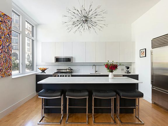 5th image of 25 W Houston St APT 2D
