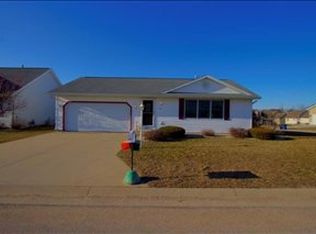 980 Spring Crossing Dr, Middlebury, IN 46540