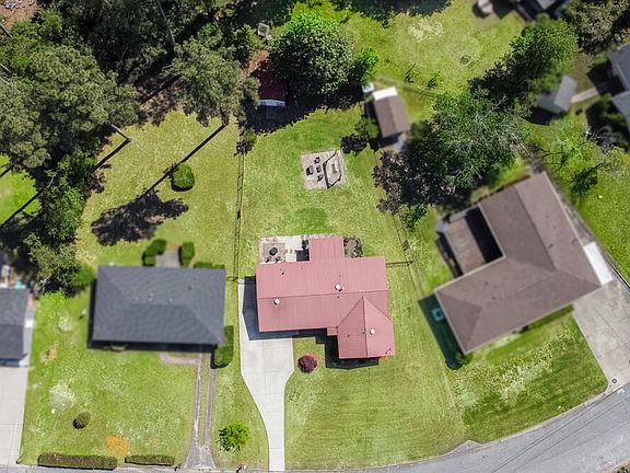 3rd image of 1107 Terrace Cir