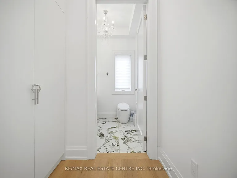 2450 Rebecca St — Photo 14