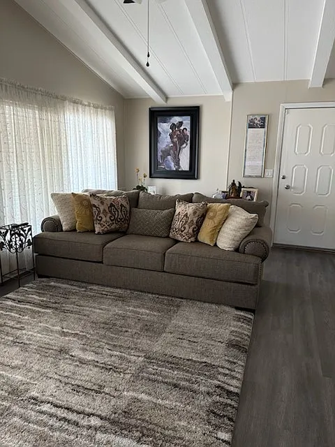 2 bed, 1300 sqft, $2,050 — Photo 3
