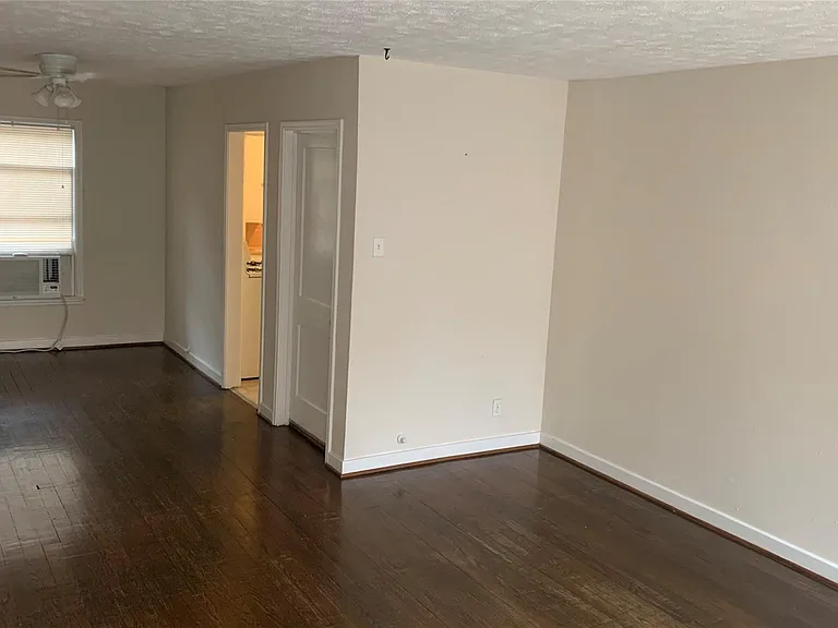 4420 Roseland St #5 — Photo 1