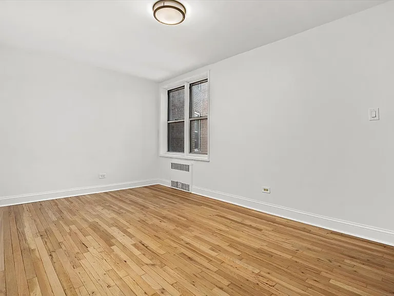 6730 Clyde St #3B — Photo 11