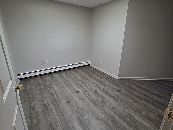 3rd image of 3349 Whitehall Rd
