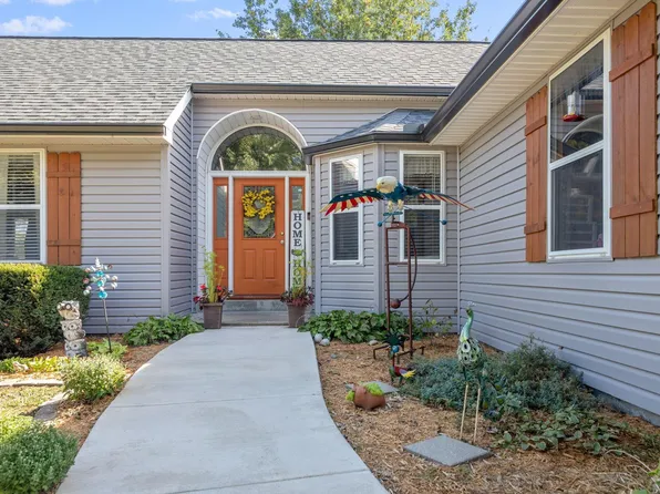 1025 Schenk St, Osage City, KS 66523