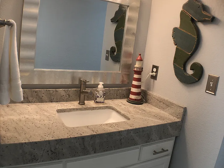 102 Clarendon Dr — Photo 17