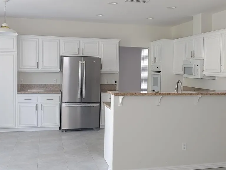 7839 W Manchester Ave — Photo 9