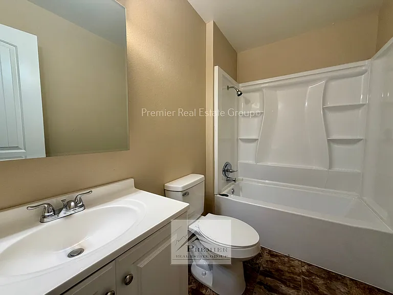 4645 Monica Dr — Photo 8