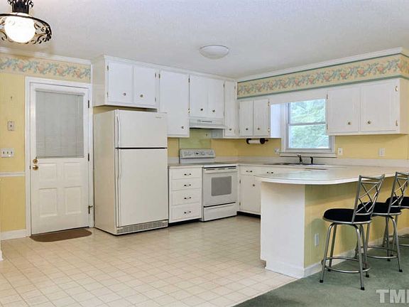 5th image of 2404 Hillford Dr