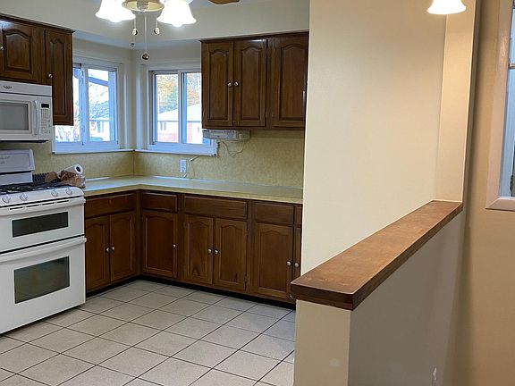 4th image of 27331 Ursuline St