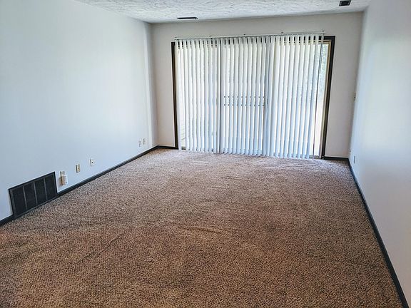 2nd image of 6235 Holdrege St APT D4
