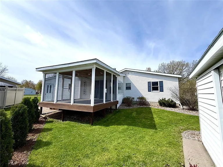 225 Sunrise Blvd — Photo 60