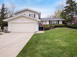 2S115 Monticello Ct, Glen Ellyn, IL 60137