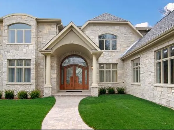 1801 Chapel Ct, Northbrook, IL 60062