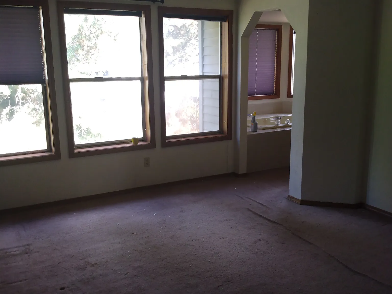 3 bed, 2094 sqft, $2,600 — Photo 2