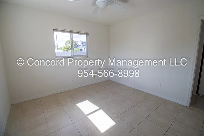 1727 Liberty St #12 — Photo 10