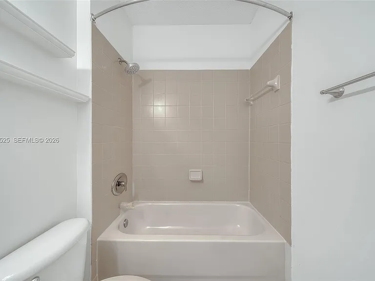 3365 NE 11th Dr #3365 — Photo 9