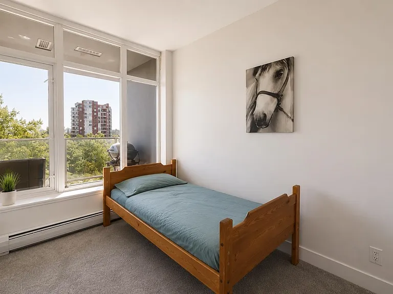 158 W 13th St #505 — Photo 17