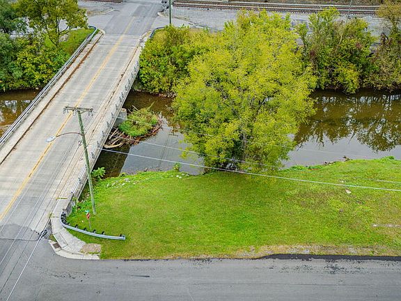 5th image of Virginia Ave