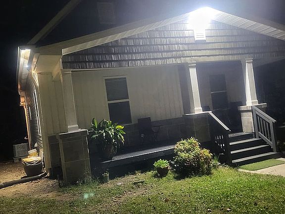 5th image of 3116 Rector St