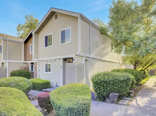 566 Santa Alicia Drive, Rohnert Park, CA 94928