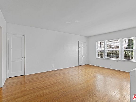 3rd image of 5619 Keniston Ave