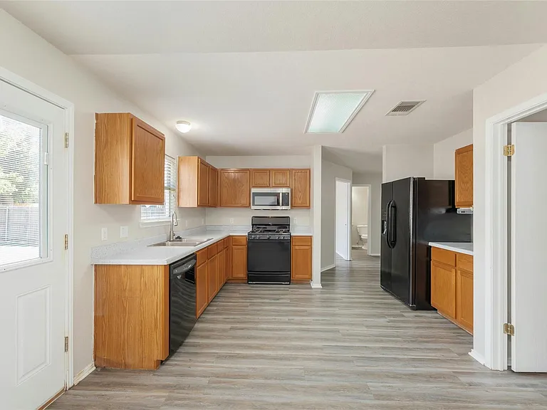 113 Matthew Dr — Photo 11