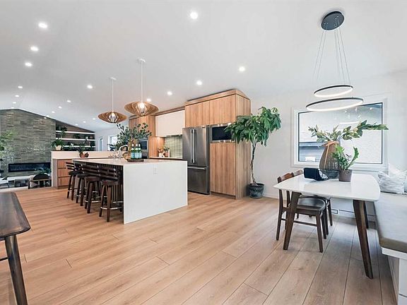 3rd image of 3111 E Leduc Cres SW