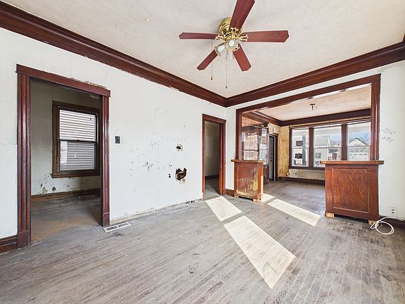 5th image of 6206 S Winchester Ave